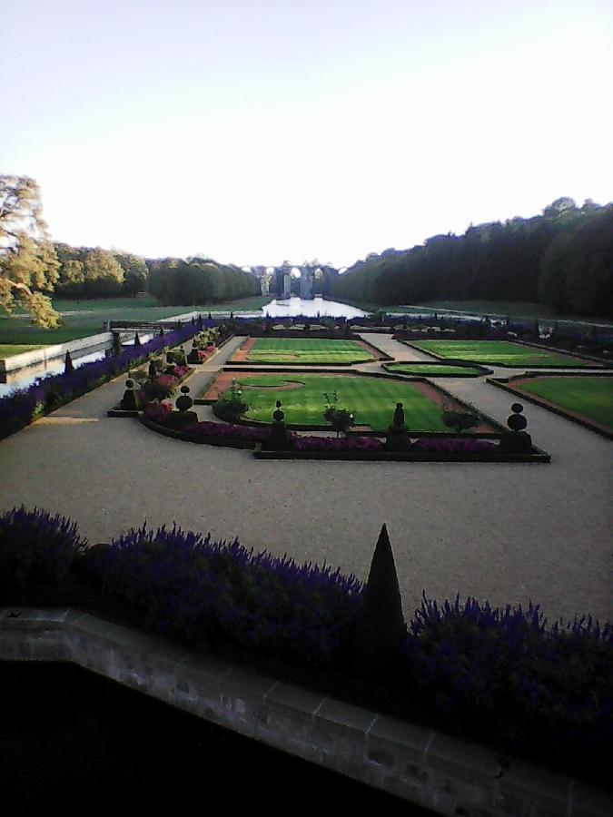 Chambres D'Hotes Gobillon Maintenon Eksteriør bilde